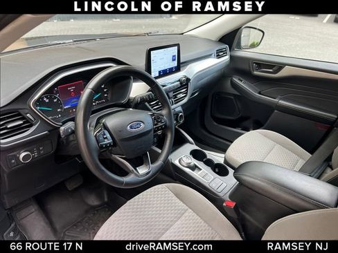 Used 2022 Ford Escape SE w/ Cold Weather Package AWD/4WD image 10