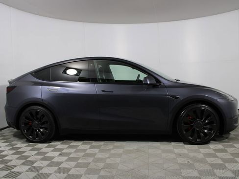 Used 2022 Tesla Model Y Performance image 32