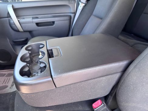 Used 2010 GMC Sierra 1500 SLE w/ Power Pack Plus AWD/4WD image 18