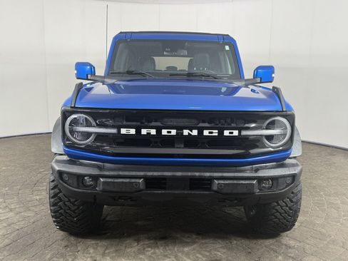 Certified 2022 Ford Bronco Outer Banks w/ Sasquatch Package AWD/4WD image 2