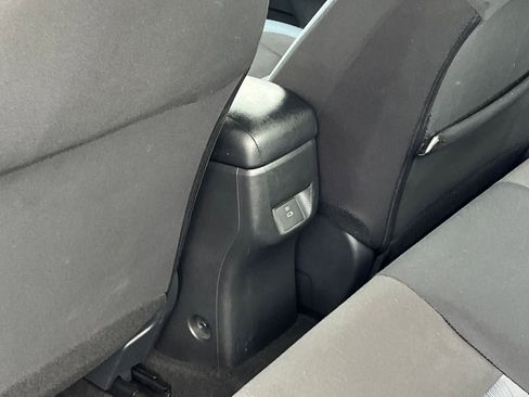 Used 2025 Nissan Versa SV image 23