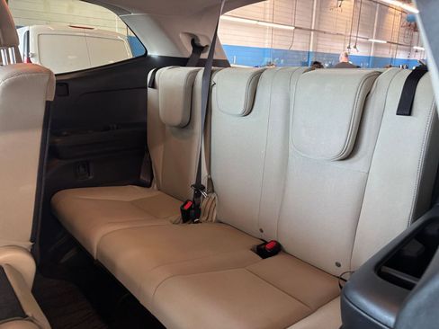 Used 2021 Subaru Ascent Premium w/ Convenience Package image 31