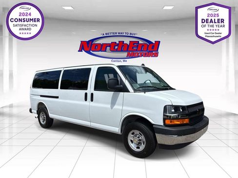 Used 2025 Chevrolet Express 3500 LT w/ LT Preferred Equipment Group RWD image 1