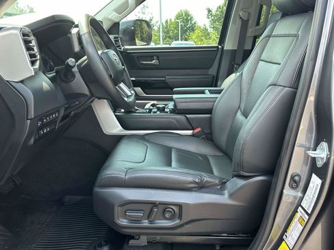 Used 2023 Toyota Tundra Limited w/ Power Package AWD/4WD image 4