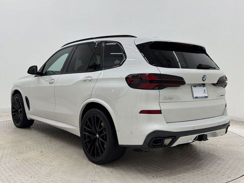 Used 2024 BMW X5 sDrive40i w/ M Sport Package RWD image 3