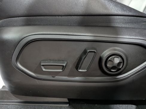 Used 2023 Jeep Grand Cherokee L Limited w/ Luxury Tech Group II image 18