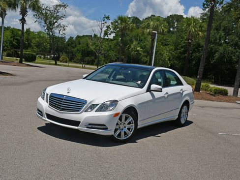 Used 2013 Mercedes-Benz E 350 4MATIC Sedan image 6