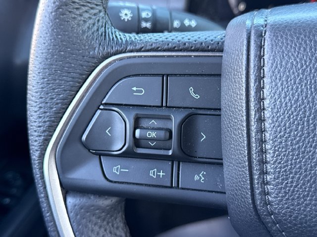 Used 2025 Toyota Tacoma TRD Off-Road AWD/4WD image 37