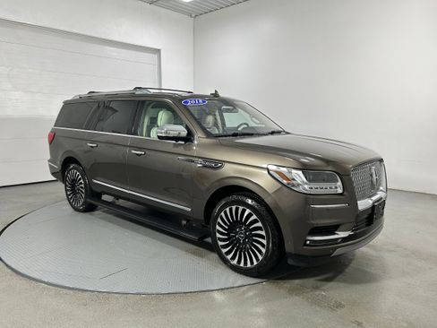 Used 2018 Lincoln Navigator L Black Label w/ Cargo Package image 2