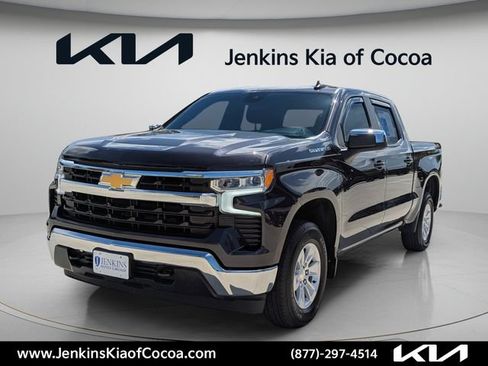Used 2024 Chevrolet Silverado 1500 LT AWD/4WD image 12