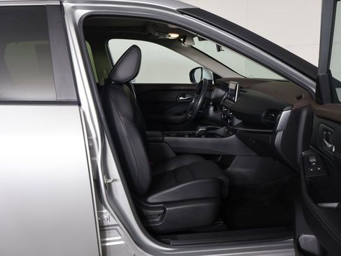 Used 2023 Nissan Rogue SV w/ SV Premium B Package image 32