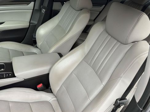 Used 2018 Honda Accord Touring image 30