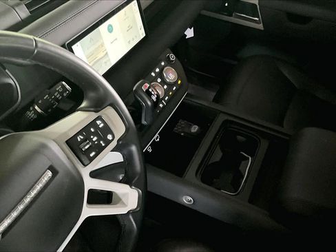 Used 2024 Land Rover Defender 110 S AWD/4WD image 15