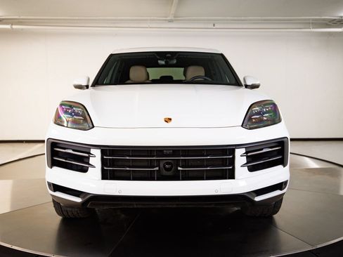 Certified 2026 Porsche Cayenne AWD/4WD image 12