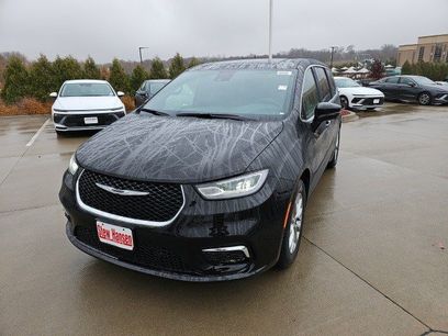 New 2026 Chrysler Pacifica Limited
