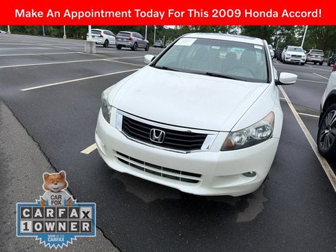 Used 2009 Honda Accord EX-L image 2