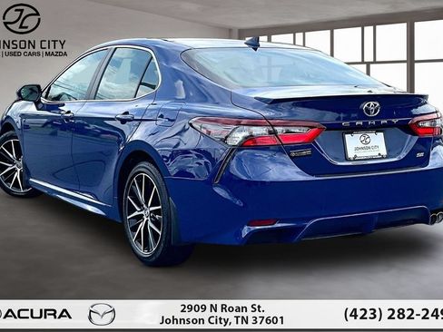 Used 2023 Toyota Camry SE w/ Cold Weather Package FWD image 13