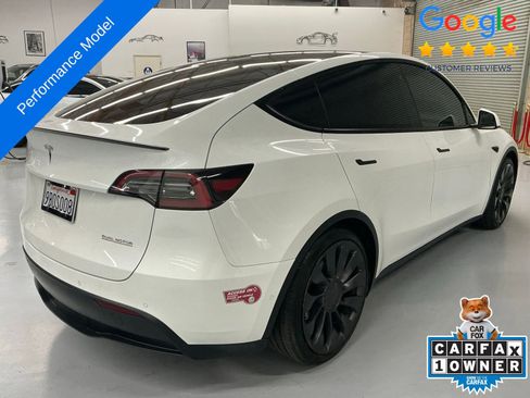 Used 2022 Tesla Model Y Performance image 5