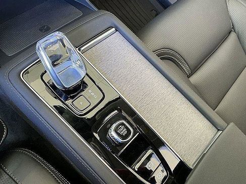 New 2026 Volvo XC90 B6 Ultra w/ Protection Package AWD/4WD image 18