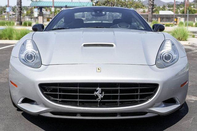 Used 2012 Ferrari California RWD image 21