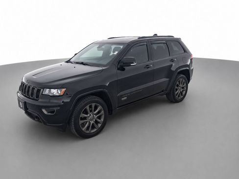 Used 2017 Jeep Grand Cherokee Limited 75th Anniversary AWD/4WD image 9