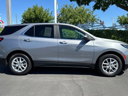 Used 2024 Chevrolet Equinox LT w/ LPO, Floor Liner Package FWD image 3