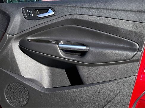 Used 2017 Ford C-MAX Energi SE w/ Equipment Group 401A image 18