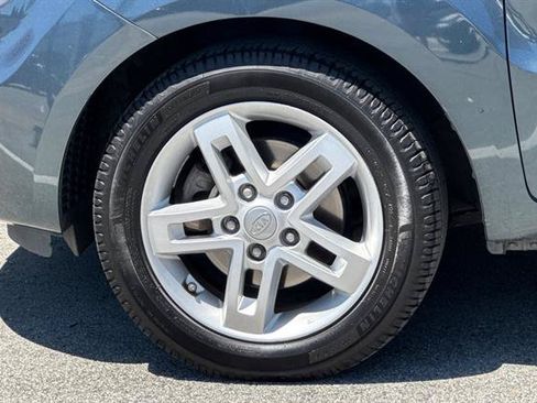 Used 2011 Kia Soul + w/ Audio Pkg FWD image 28