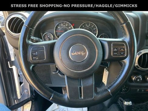 Used 2017 Jeep Wrangler Unlimited Sahara image 17