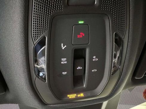 Used 2025 Audi Q5 Premium w/ Convenience Package image 36