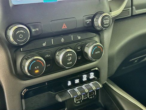 Used 2023 RAM 1500 4x4 Crew Cab image 16