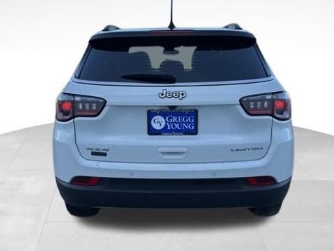 Used 2024 Jeep Compass Limited image 7