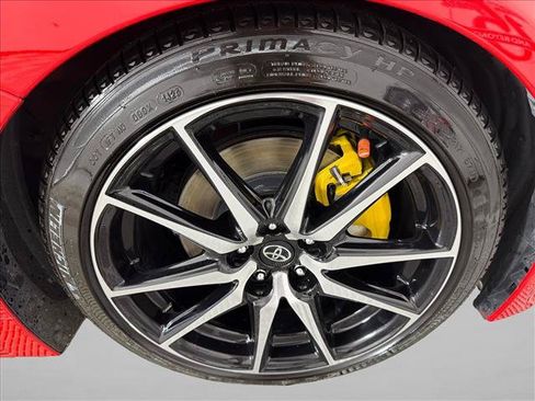 Used 2023 Toyota GR86 RWD image 12
