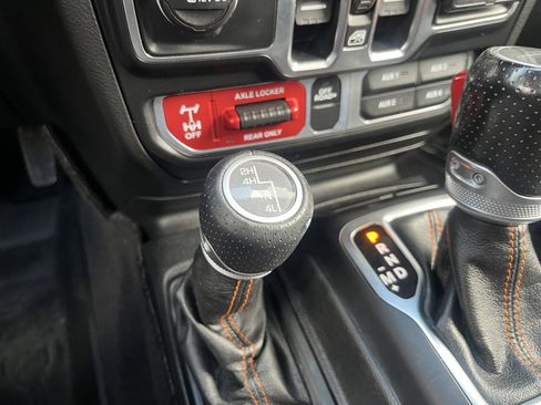 Used 2021 Jeep Gladiator Mojave AWD/4WD image 27