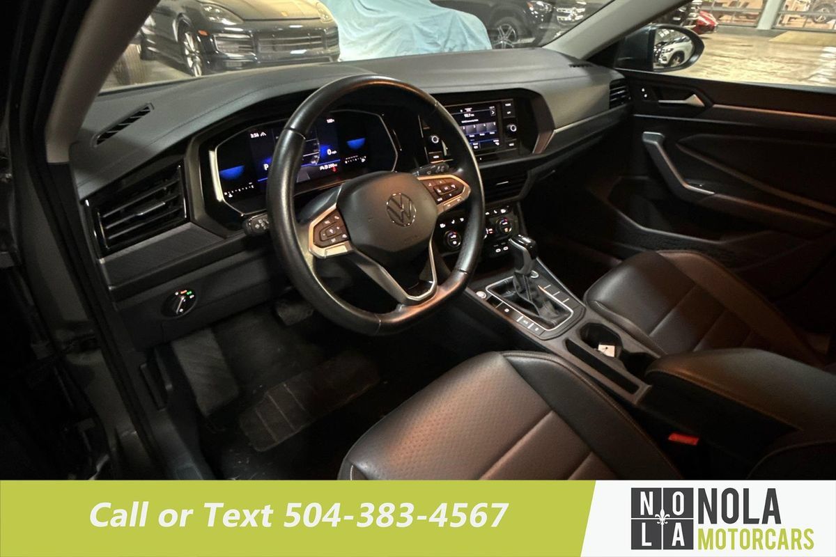 Used 2024 Volkswagen Jetta SE FWD image 19