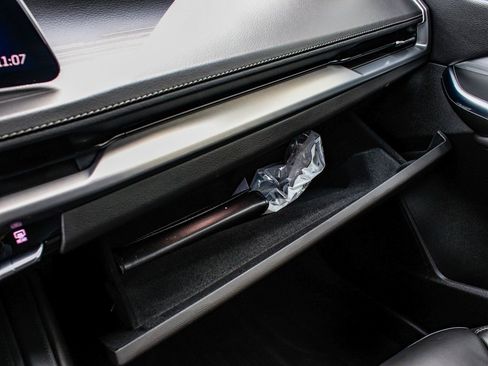 Used 2024 Cadillac XT4 Premium Luxury image 18