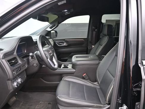 Used 2024 GMC Yukon XL SLT w/ SLT Luxury Package AWD/4WD image 19