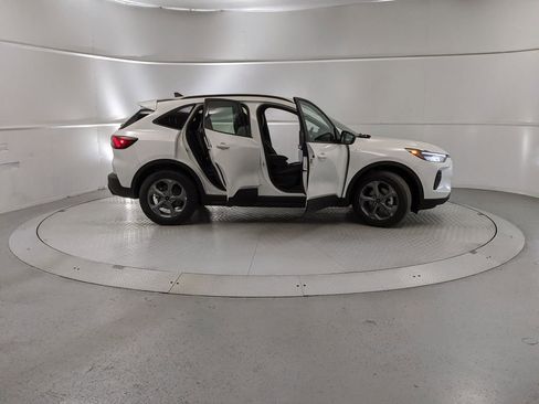 New 2025 Ford Escape ST-Line w/ Equipment Group 301A image 8