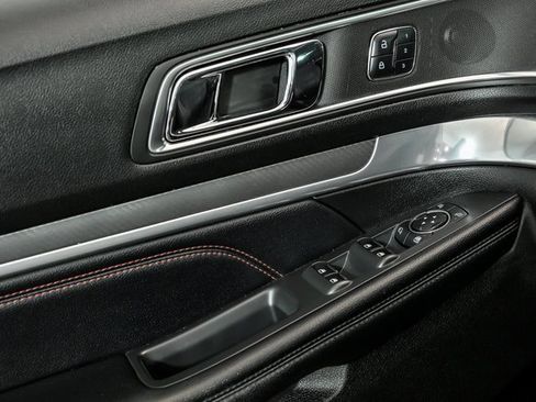 Used 2017 Ford Explorer Sport w/ Equipment Group 401A image 9