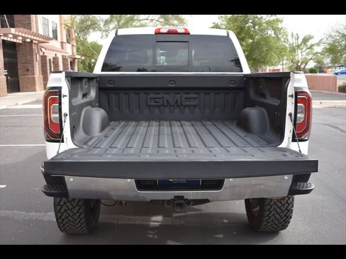 Used 2018 GMC Sierra 1500 SLT AWD/4WD image 22