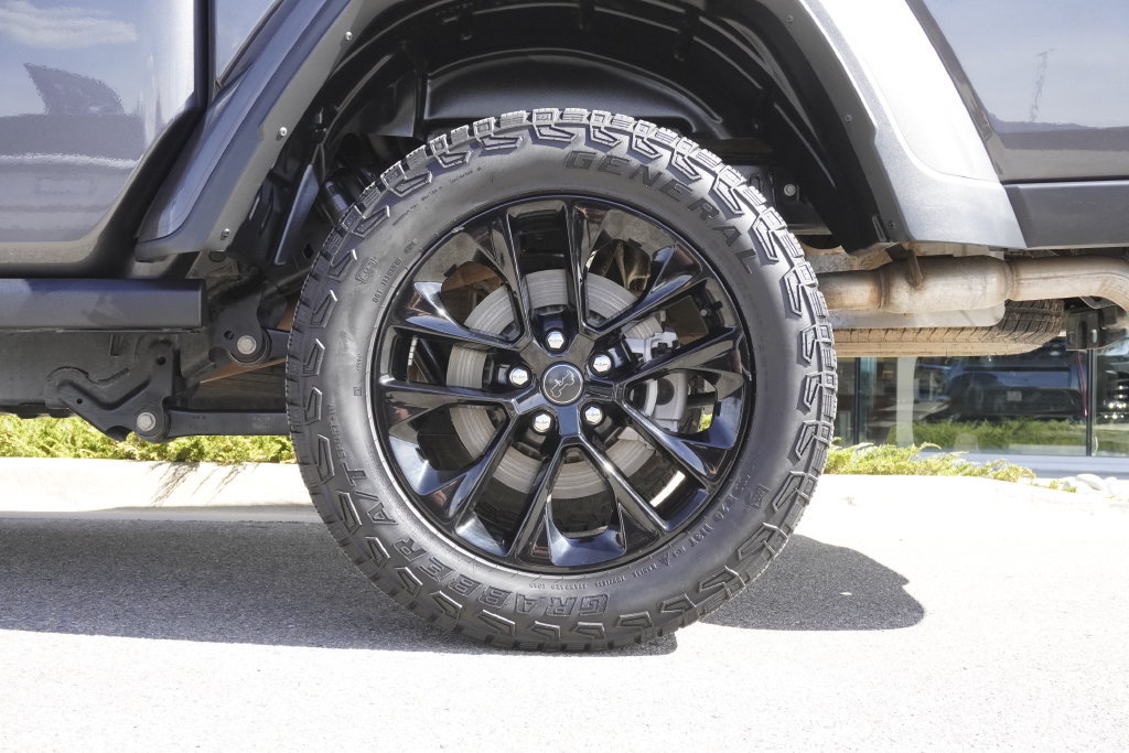 Used 2025 Jeep Gladiator Sport AWD/4WD image 36