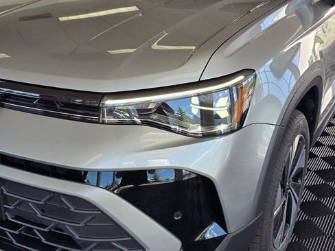New 2026 Volkswagen Taos SE AWD/4WD image 9