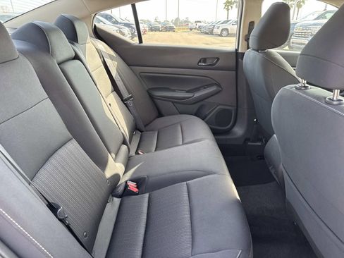 Used 2025 Nissan Altima 2.5 SV image 10