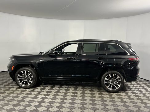 Used 2022 Jeep Grand Cherokee Overland w/ Advanced Protech Group III image 8