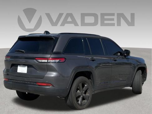 Used 2024 Jeep Grand Cherokee Altitude AWD/4WD image 15