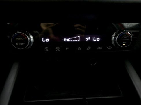 Used 2022 Mitsubishi Outlander SE image 30