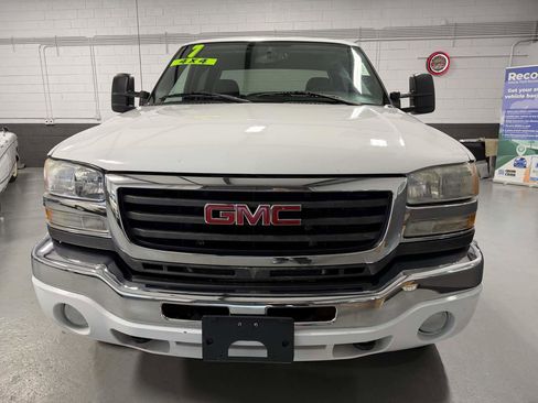 Used 2007 GMC Sierra 2500 SLE w/ Heavy-Duty Power Package image 9