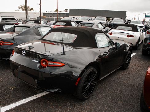 New 2026 MAZDA MX-5 Miata Club w/ Interior Package RWD image 5