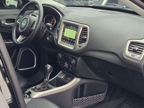 Used 2019 Jeep Compass Latitude w/ Popular Equipment Group image 8