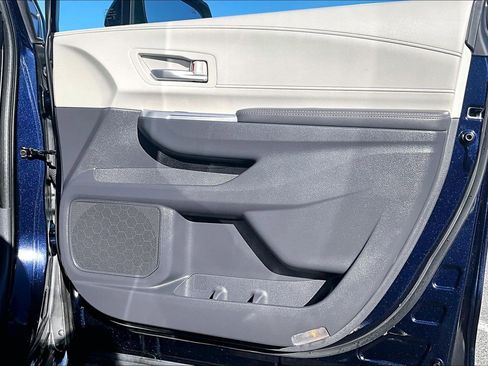 Used 2024 Toyota Sienna XLE image 23